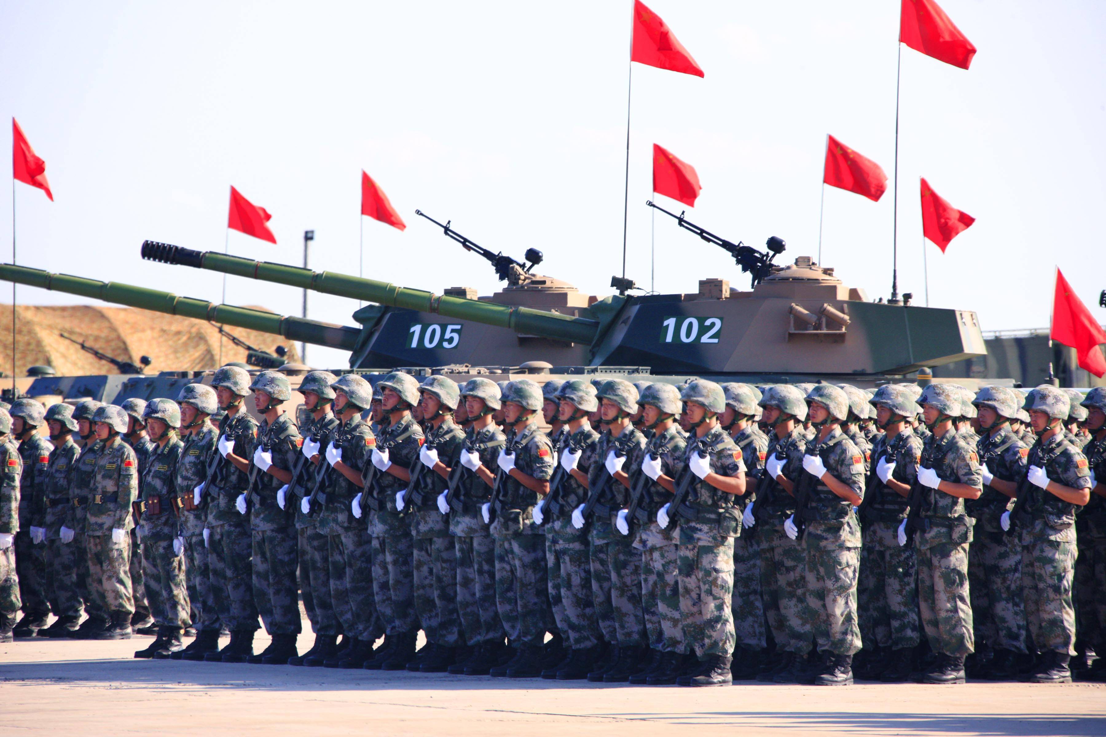 Video - Großer chinesischer Truppenverband an der russischen Grenze gefilmt! Greift China jetzt ein?