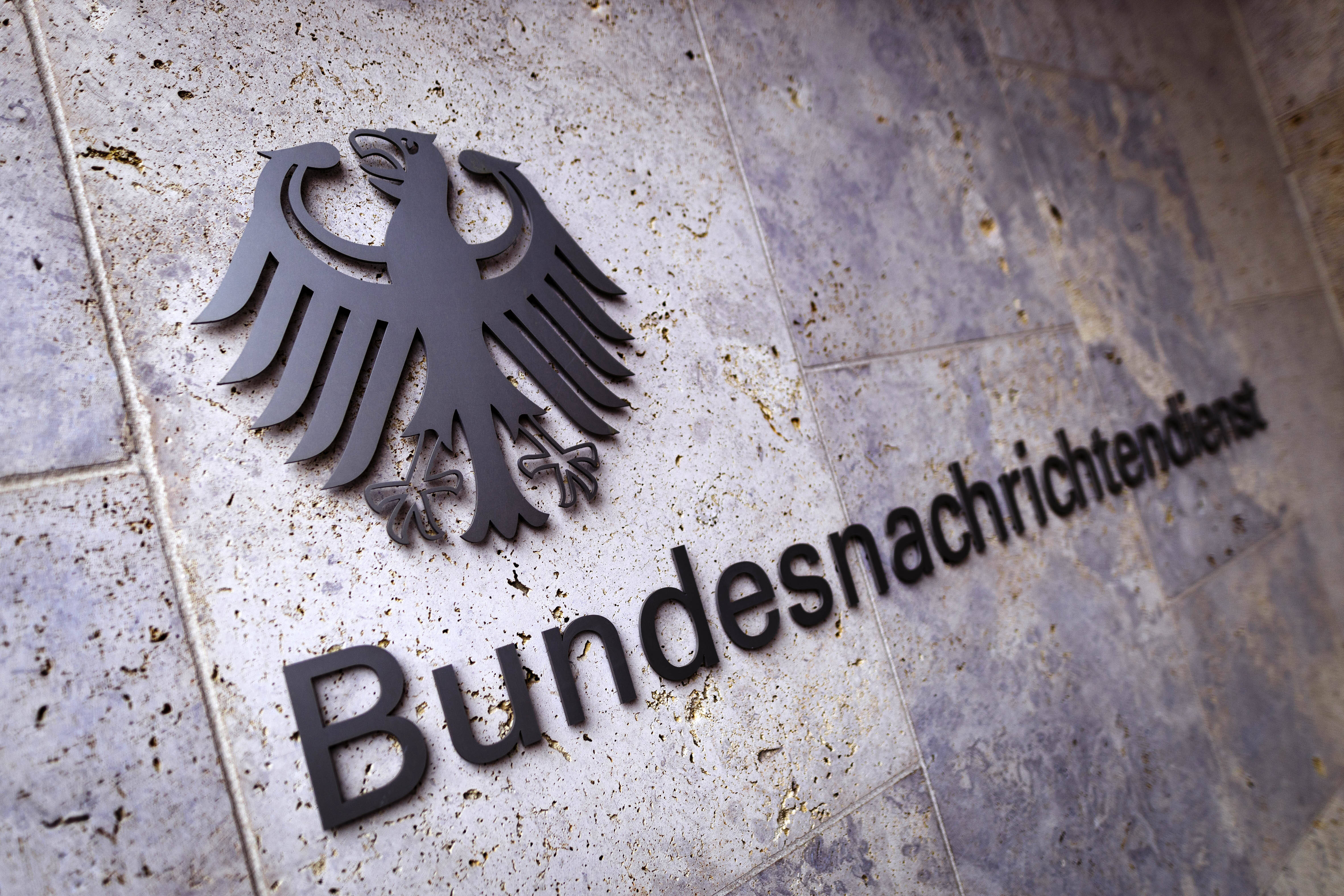 Spionage! Deutscher Geheimagent spionierte für die Russen! Hat Putin den deutschen Agenten erpresst?