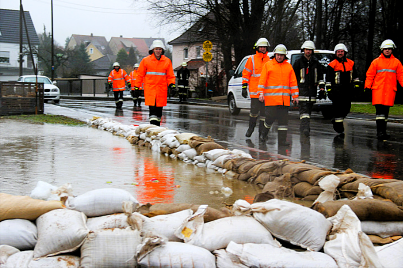 Hochwasser spült Leiche an! Polizei bitte um Hilfe bei Identifizierung - wer kennt den Toten?