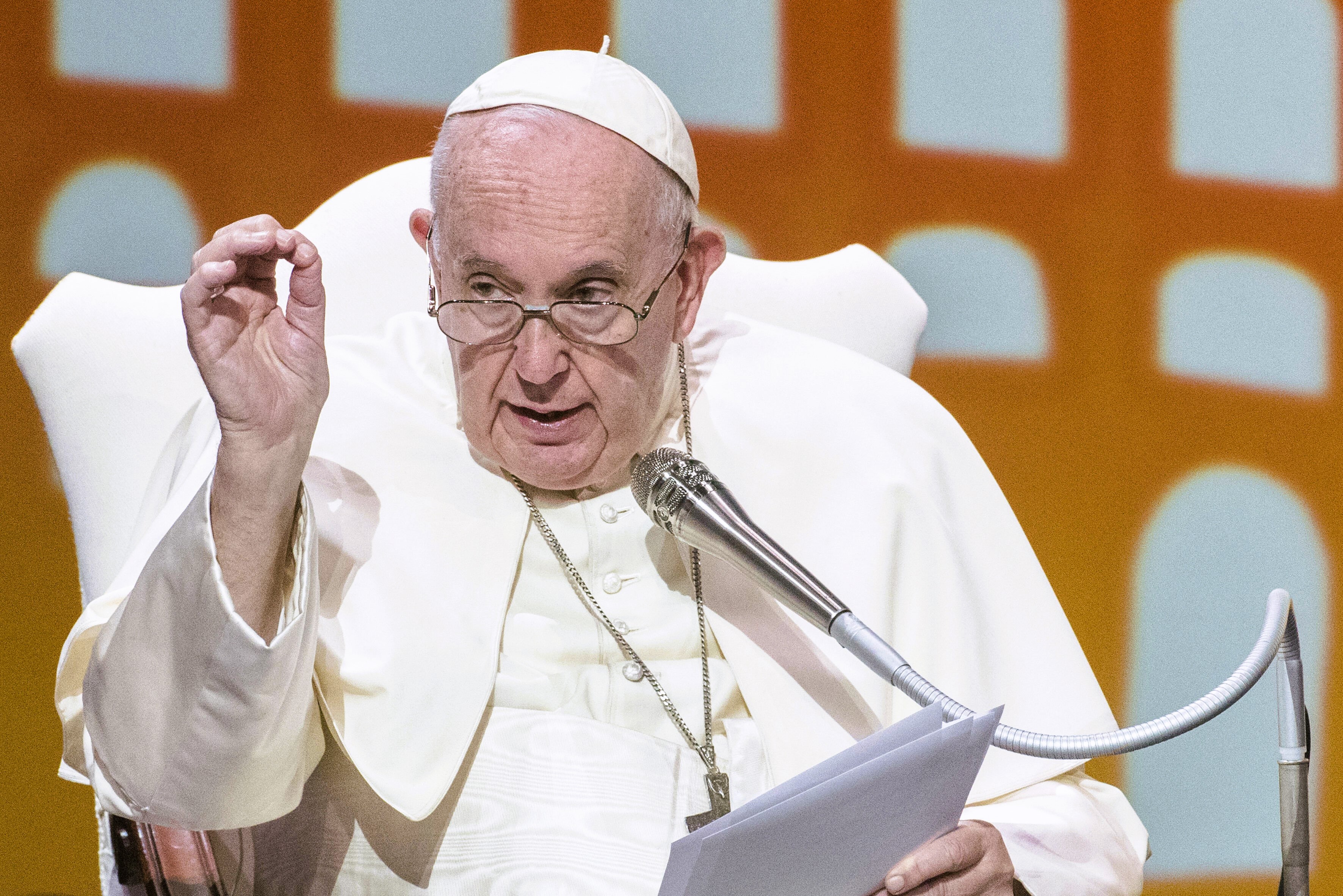 Skandal im Vatikan! Papst ordnet Prozess gegen deutschen Priester an - was ist geschehen?