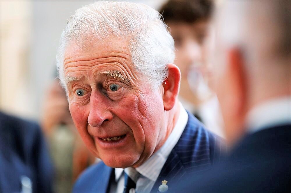 König Charles entsetzt! Royal auf der Flucht - Polizei fahndet nach britischem Royal!
