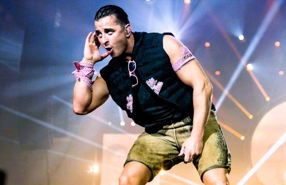 Klima-Chaoten stürmen Andreas Gabalier Konzert! Klima-Kriminelle entern die Bühne!