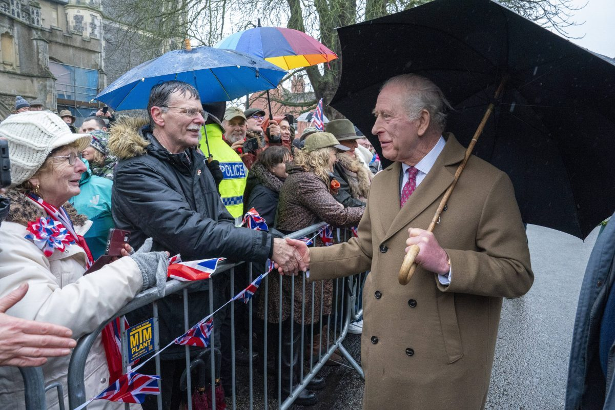 König Charles III. konfrontiert: Peinliche Frage zu Prinz Andrew stört Auftritt