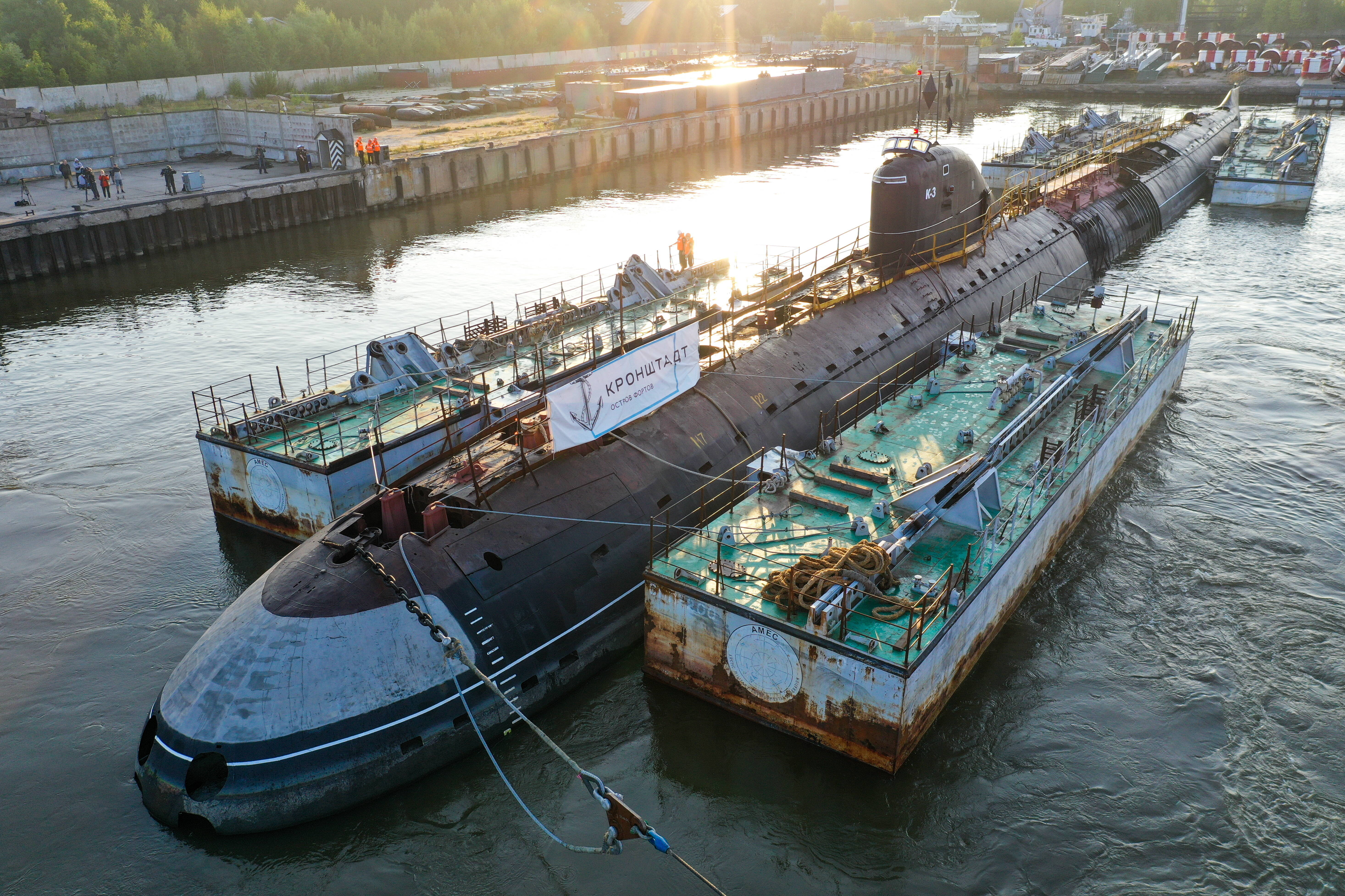 US-Kampfschiffe drängen russische Atom U-Boote ab! Wie reagiert Putin auf den Eingriff der USA?
