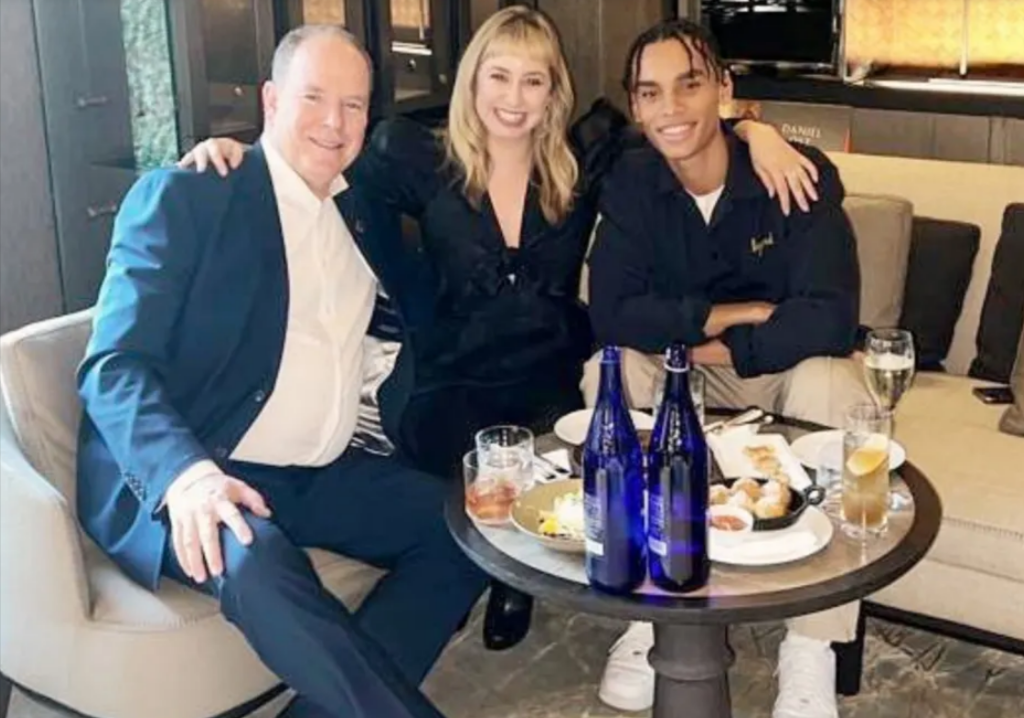 Fürst Albert tut es schon wieder! Dieses Foto ist eine bittere Demütigung für Fürstin Charlene