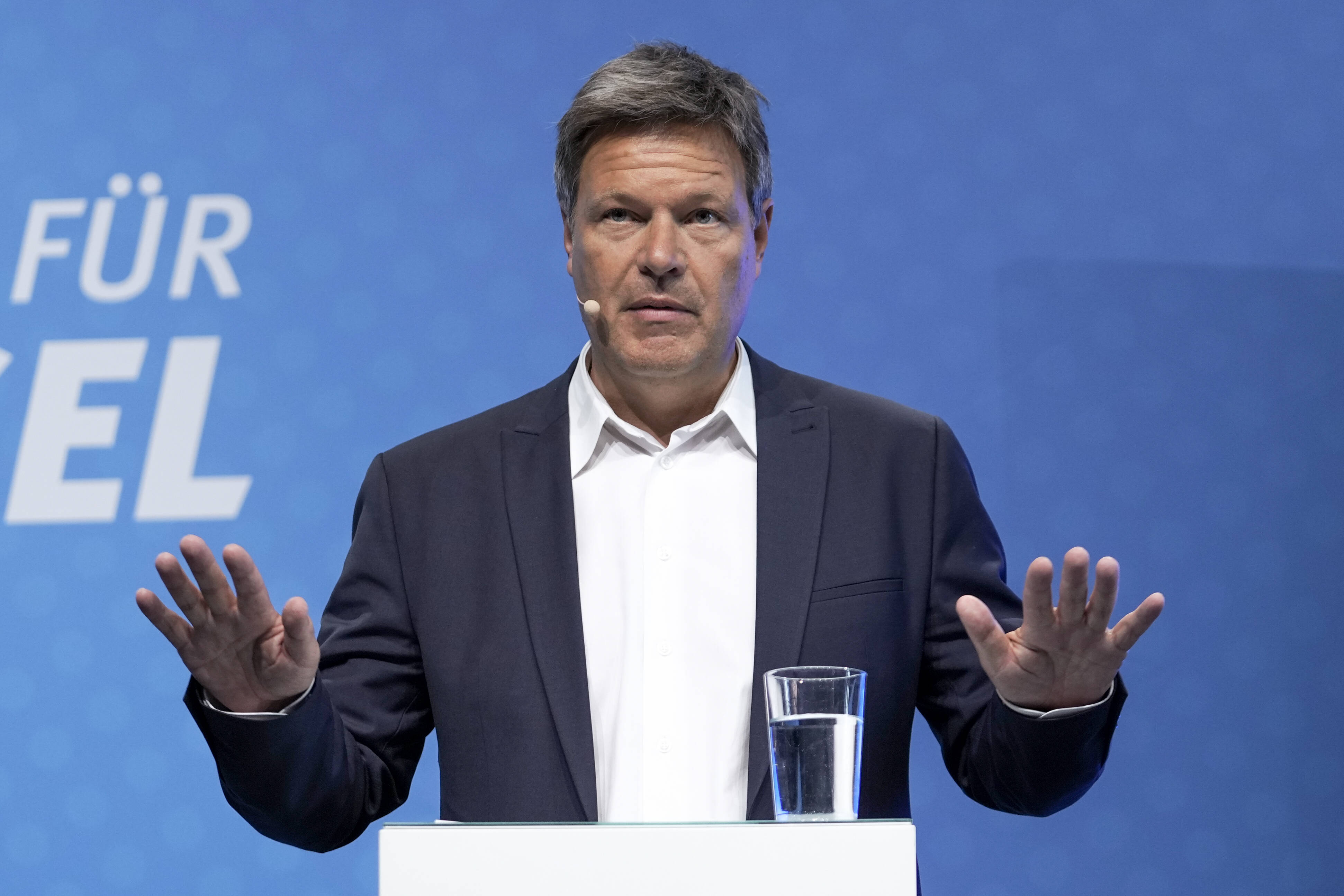 Rücktritt! Muss Robert Habeck gehen? Schwere Vorwürfe - CDU spricht sogar von "mafiösen Strukturen"!