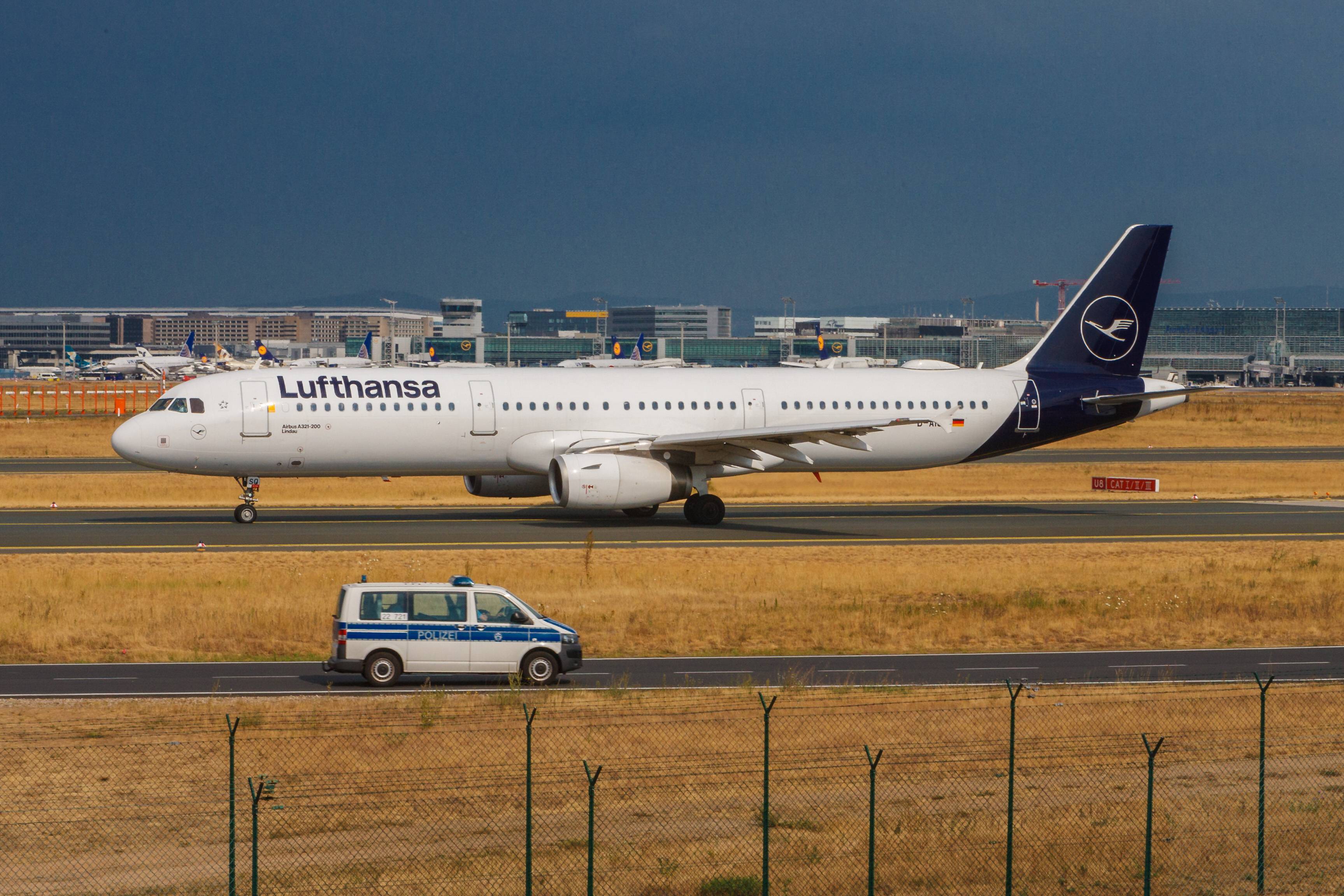 Notlandung! Lufthansa-Flug muss außerplanmäßig in Frankfurt runter! Was ist geschehen?