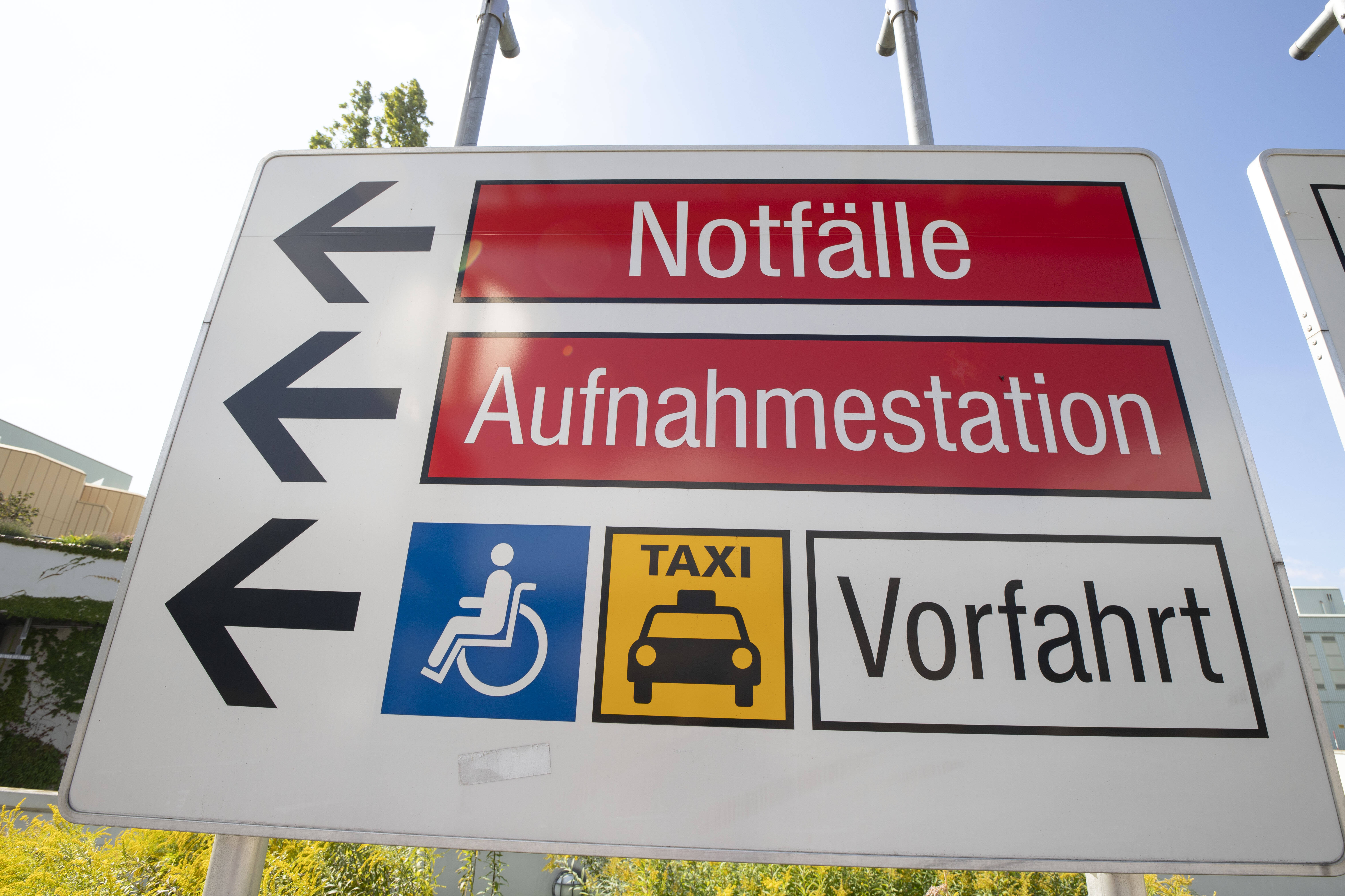 Giftalarm an der Uni! Säure ausgetreten - 10 Personen verletzt!