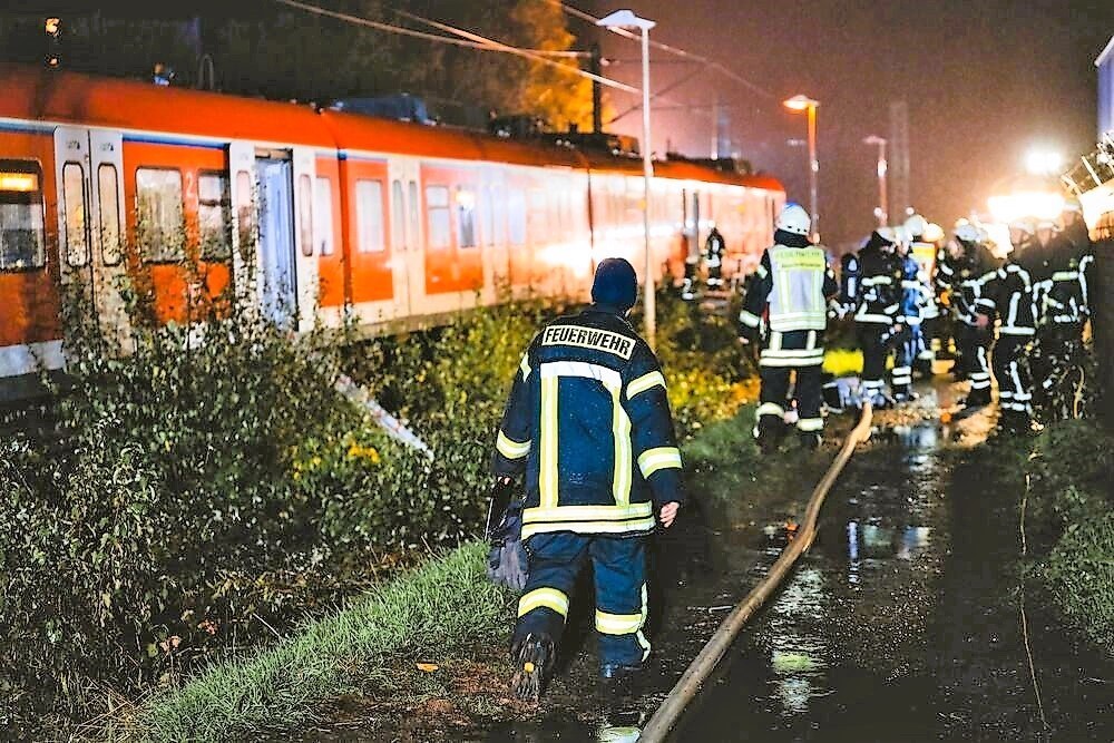 Deutscher Zug im Gotthardtunnel entgleist - schweres Zugunglück - Stecke gesperrt!