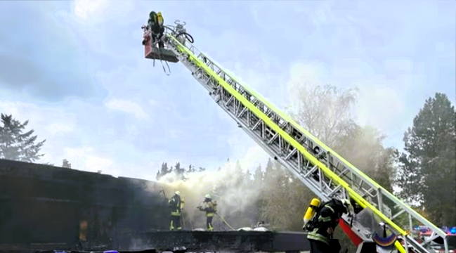 Großbrand in beliebtem deutschen Freizeitpark - 4.500 Besucher evakuiert!