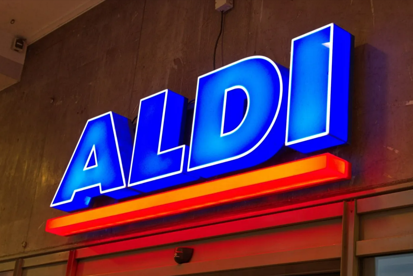 Aldi macht Schluss! Beliebtes Projekt wird beendet - Kunden empört