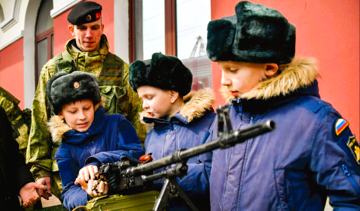 "Russland liegt im Sterben!" - Ex-Militär warnt Putin eindringlich: "Eine tickende Zeitbombe"!