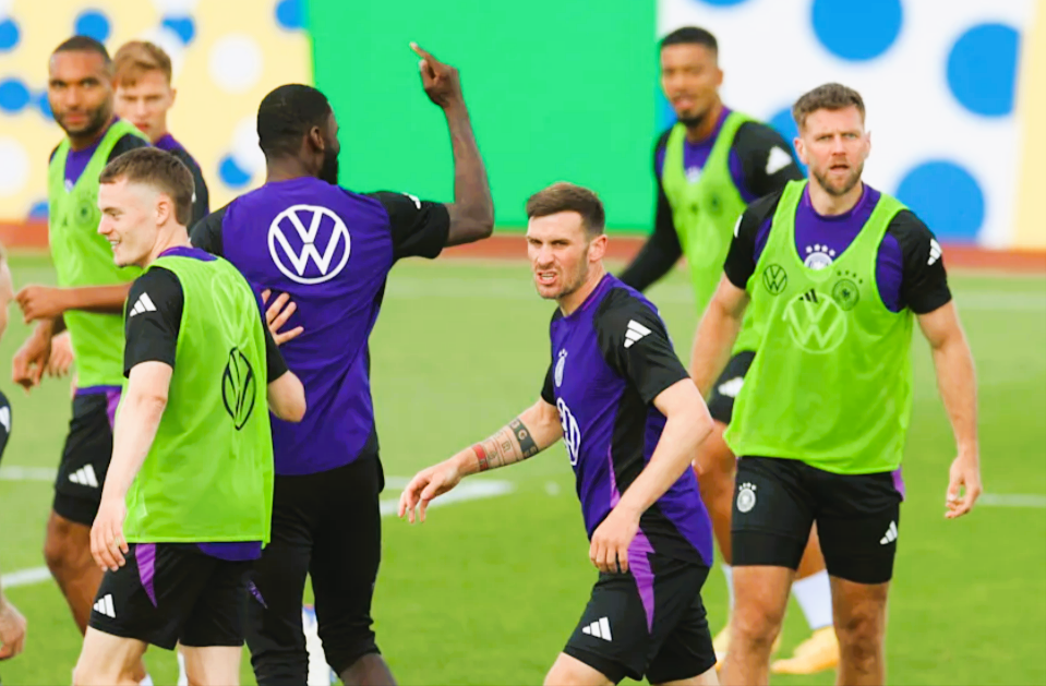 Schlägerei in der Natio?! Rüdiger und Füllkrug geraten heftig aneinander im Training!